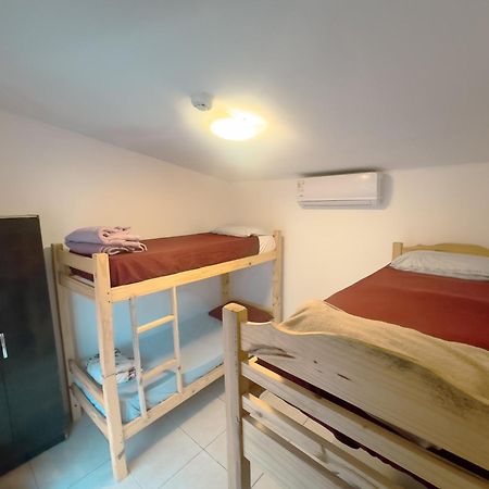 Del Barcito Hostel And Suites Пунта-дель-Эсте Экстерьер фото