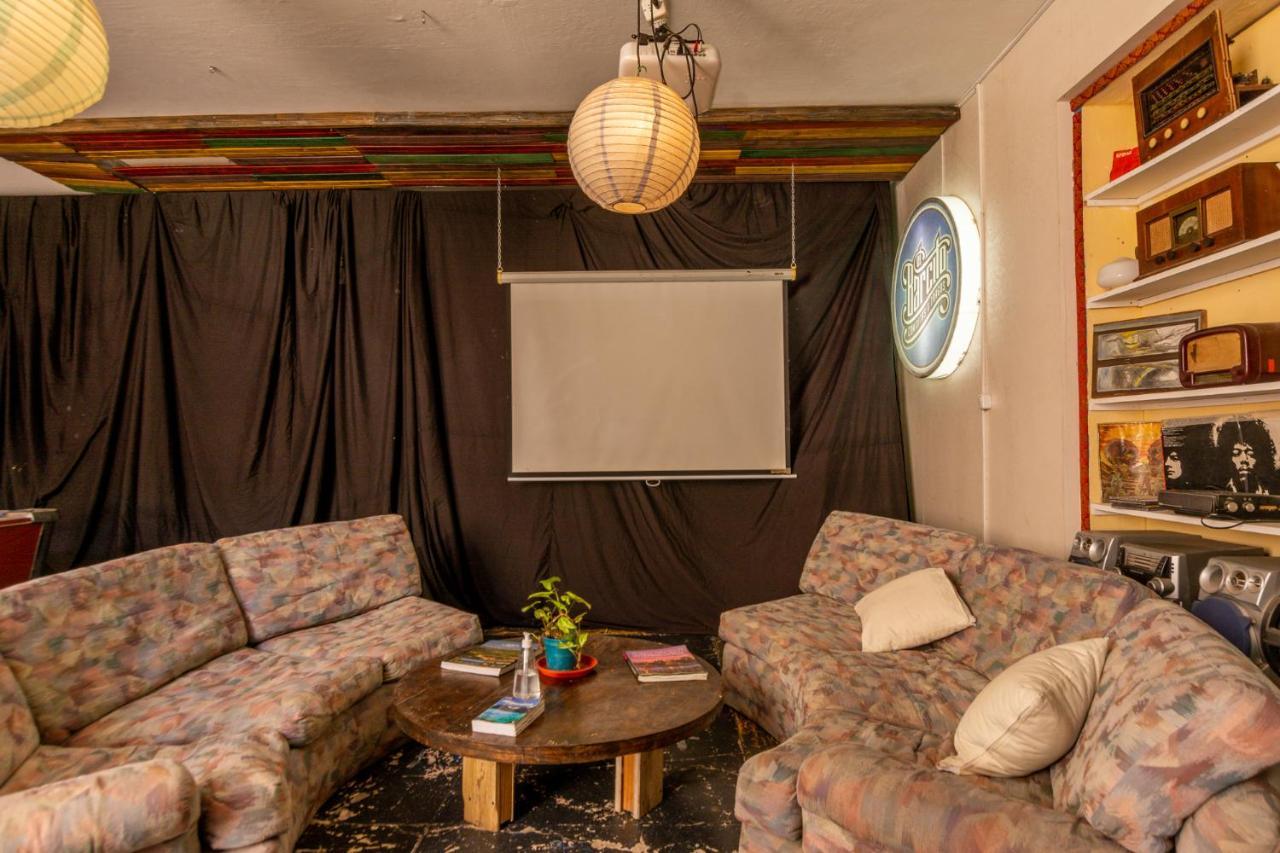 Del Barcito Hostel And Suites Пунта-дель-Эсте Экстерьер фото