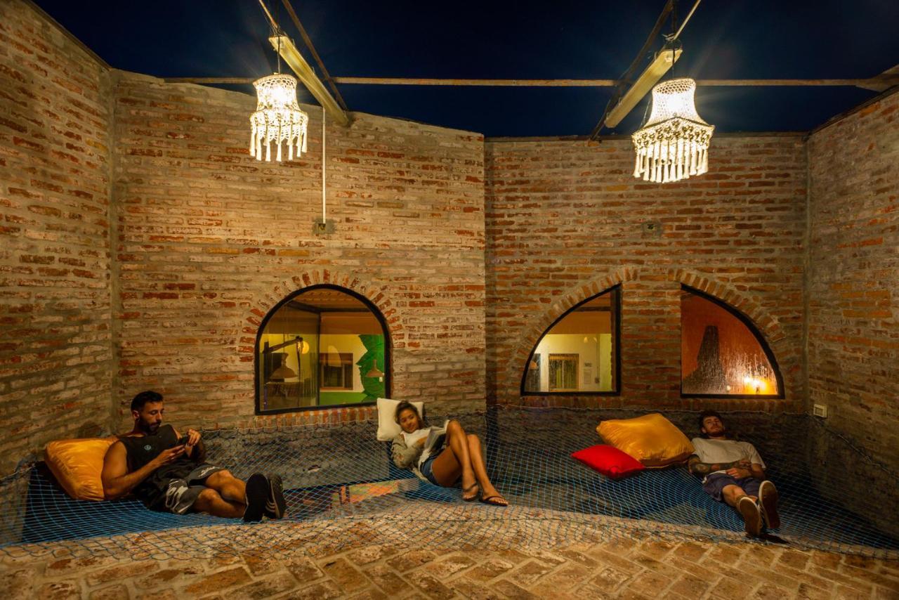 Del Barcito Hostel And Suites Пунта-дель-Эсте Экстерьер фото