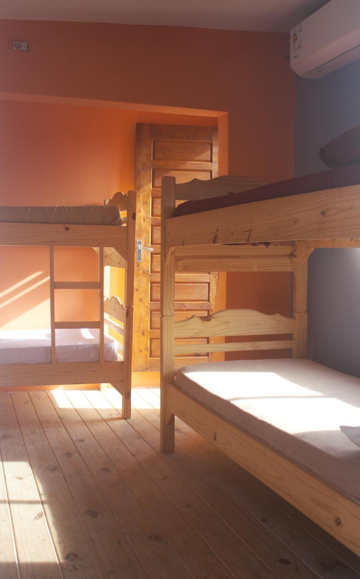 Del Barcito Hostel And Suites Пунта-дель-Эсте Экстерьер фото