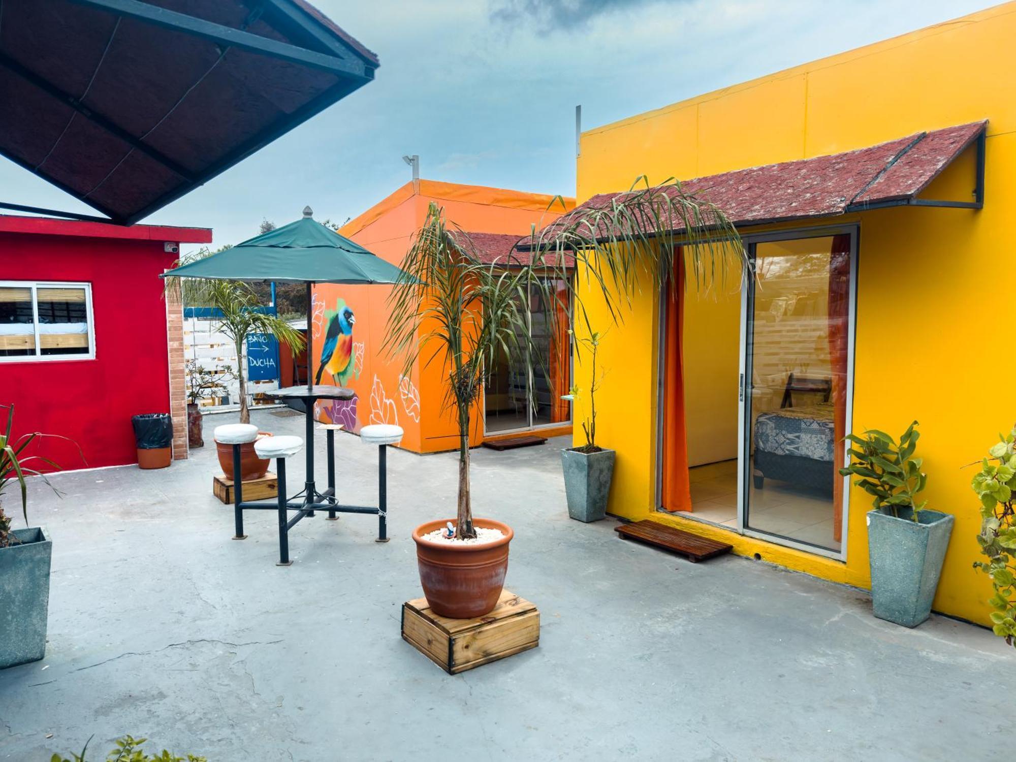 Del Barcito Hostel And Suites Пунта-дель-Эсте Экстерьер фото